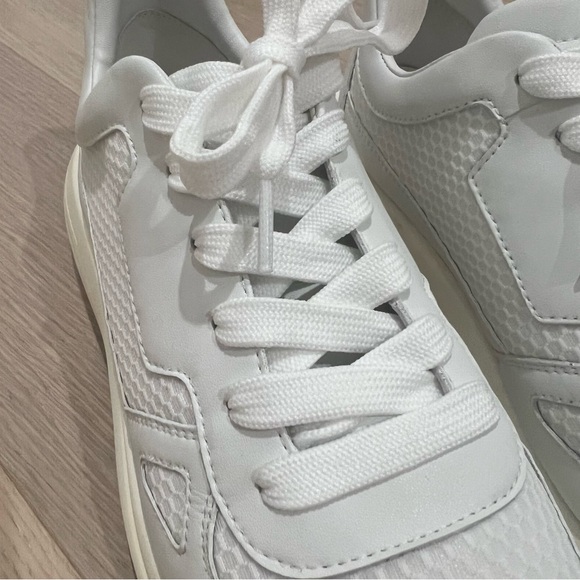 Stuart Weitzman Chunky White Sneaker US9 - Picture 12 of 12